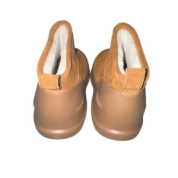 Size 5 women’s Moon Boot - Picture 3 of 4